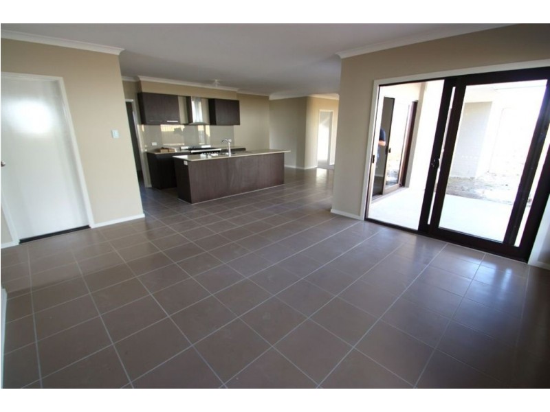 Coomera Waters QLD 4209