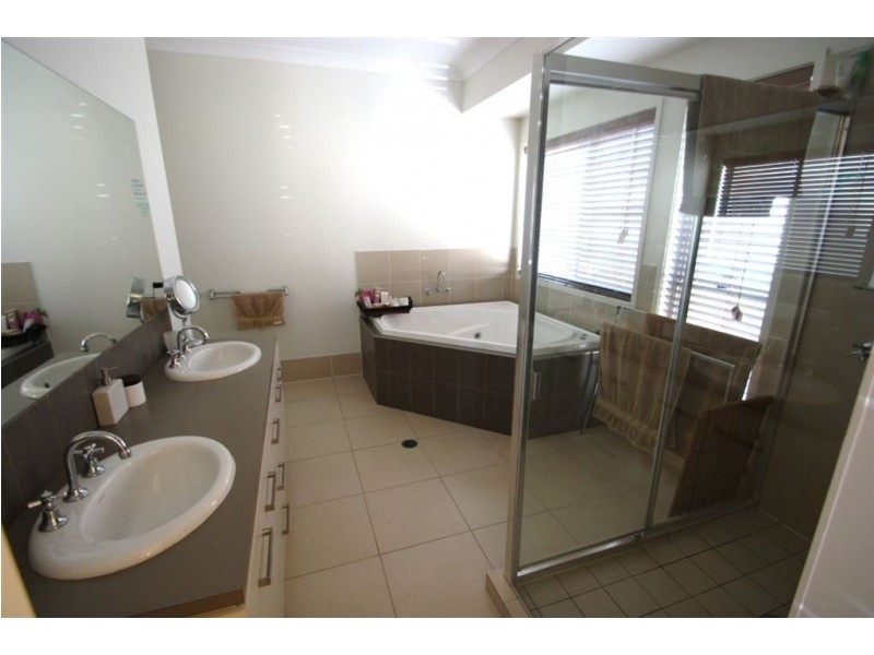 Coomera Waters QLD 4209