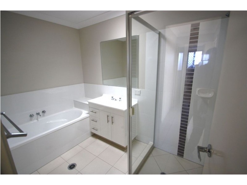 Pacific Pines QLD 4211