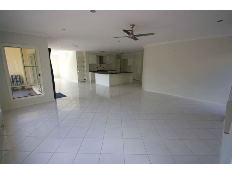 16 SLIPSTREAM RD, Coomera Waters QLD 4209