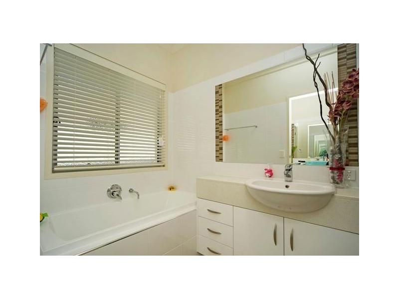 2803 Gracemere Cct, Hope Island QLD 4212