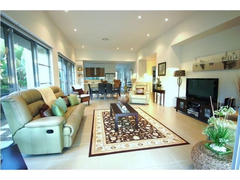 2807 Gracemere CCT, Hope Island QLD 4212