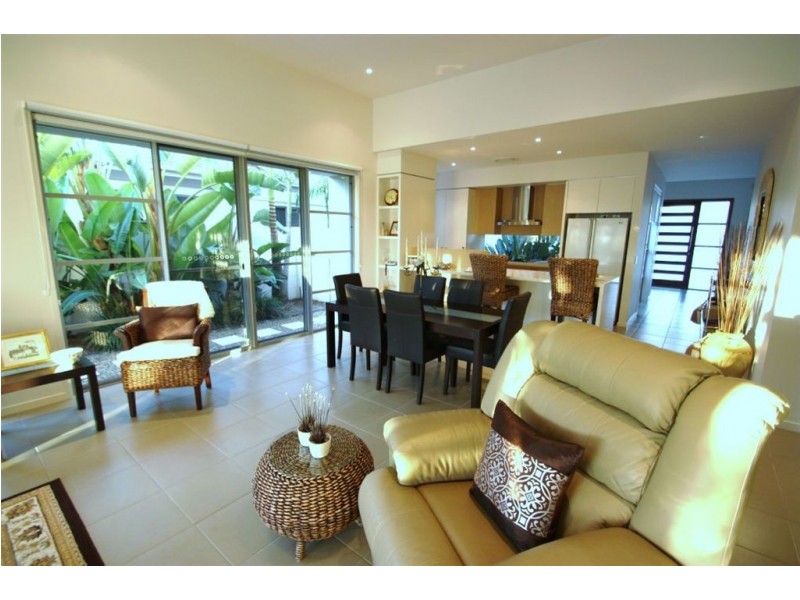 2807 Gracemere CCT, Hope Island QLD 4212