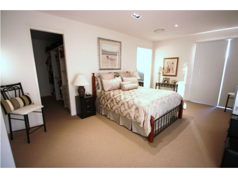 2807 Gracemere CCT, Hope Island QLD 4212