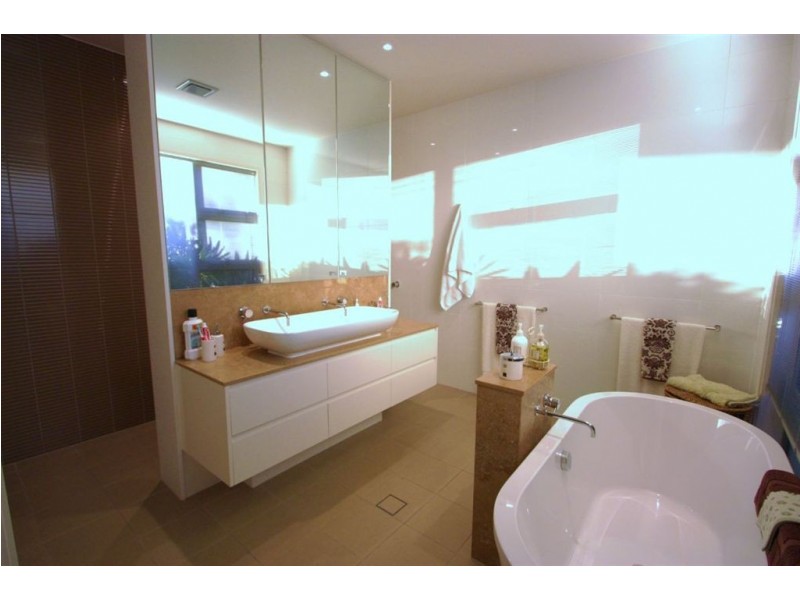 2807 Gracemere CCT, Hope Island QLD 4212