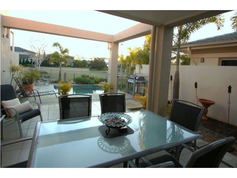 2807 Gracemere CCT, Hope Island QLD 4212