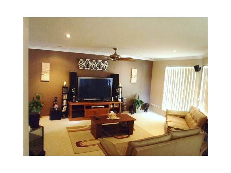 53 Avonmore st, Edens Landing QLD 4207