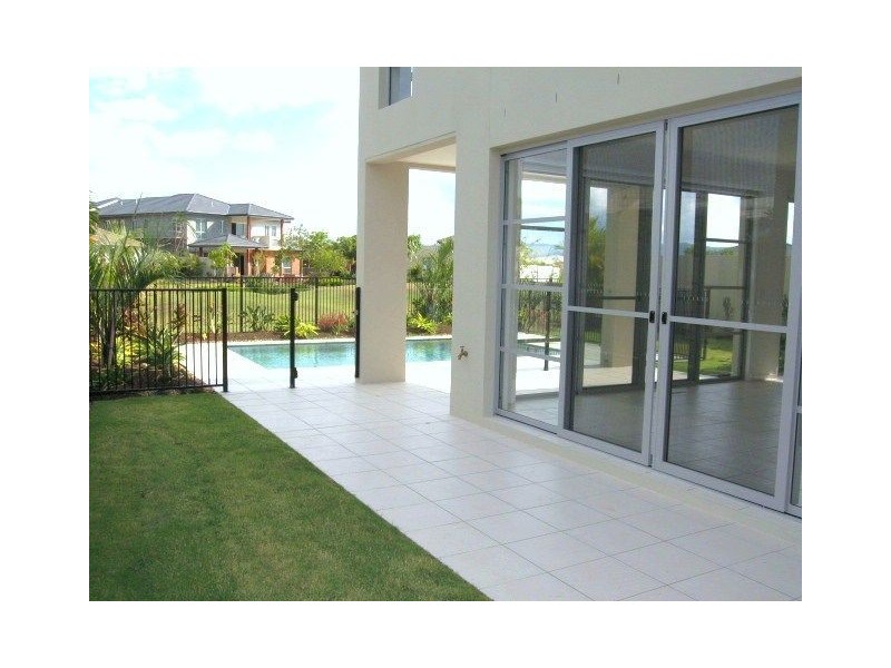 Hope Island QLD 4212