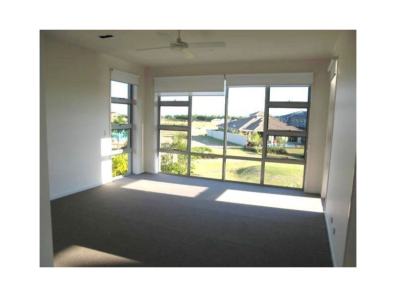 Hope Island QLD 4212