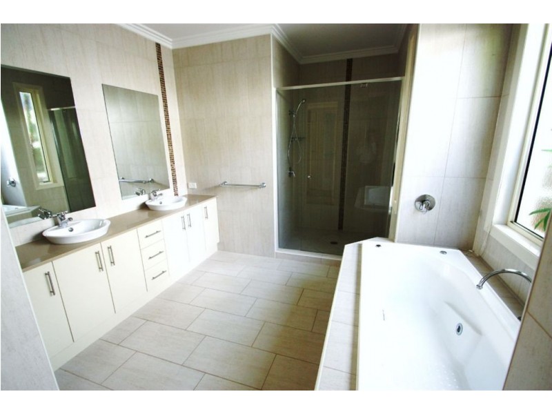 Hope Island QLD 4212