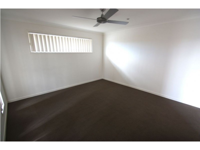 13 Iridium Dve, Hope Island QLD 4212