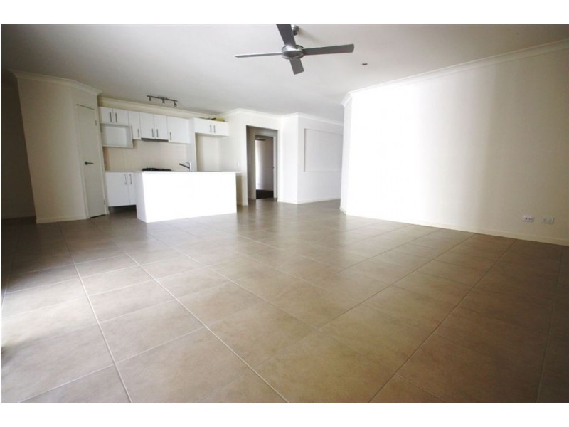 13 Iridium Dve, Hope Island QLD 4212