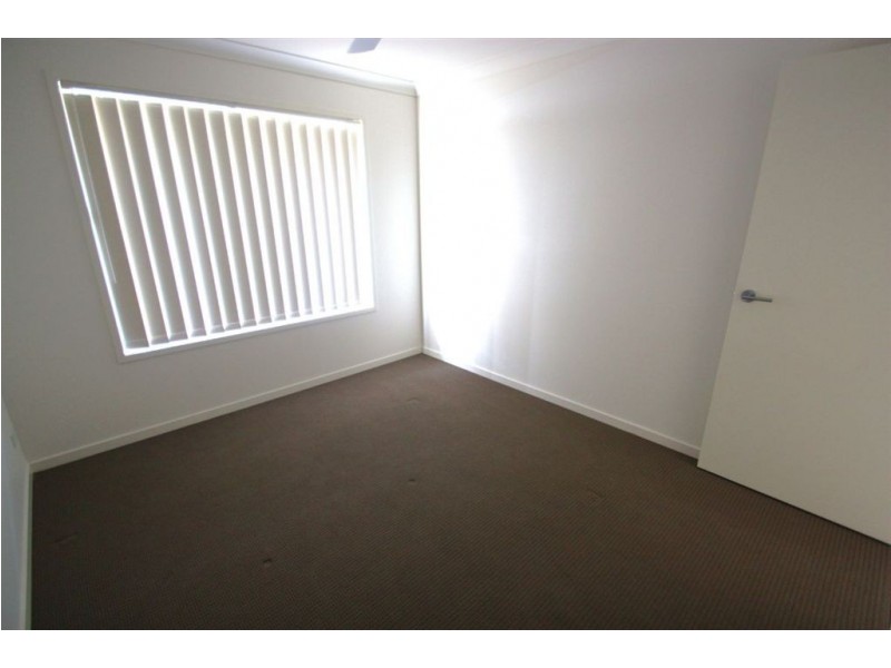 13 Iridium Dve, Hope Island QLD 4212