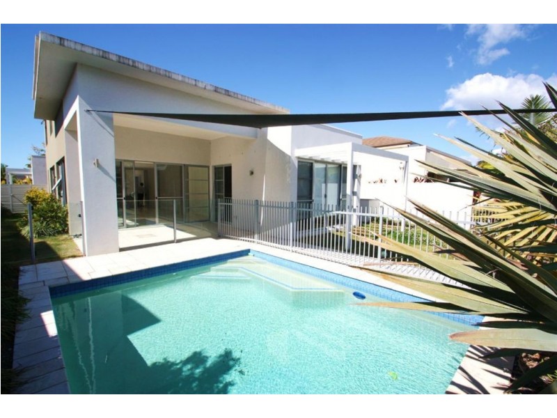 2814 Gracemere Dve, Hope Island QLD 4212