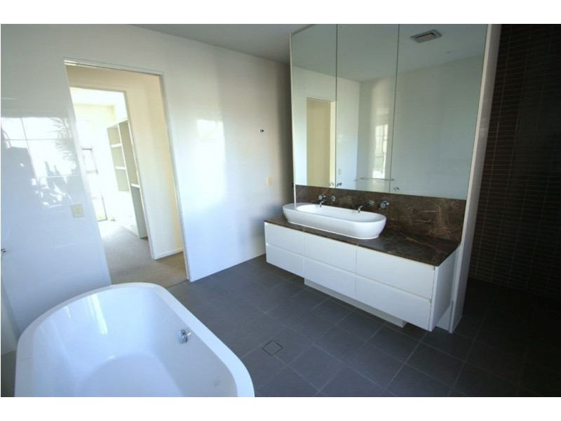 2814 Gracemere Dve, Hope Island QLD 4212