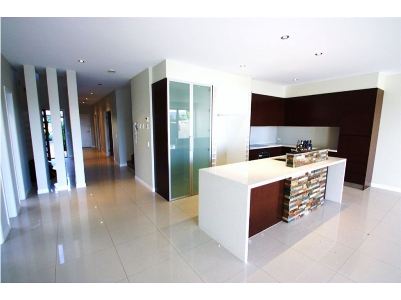 Hope Island QLD 4212