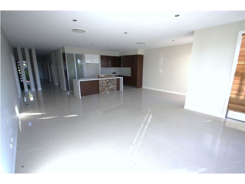 Hope Island QLD 4212