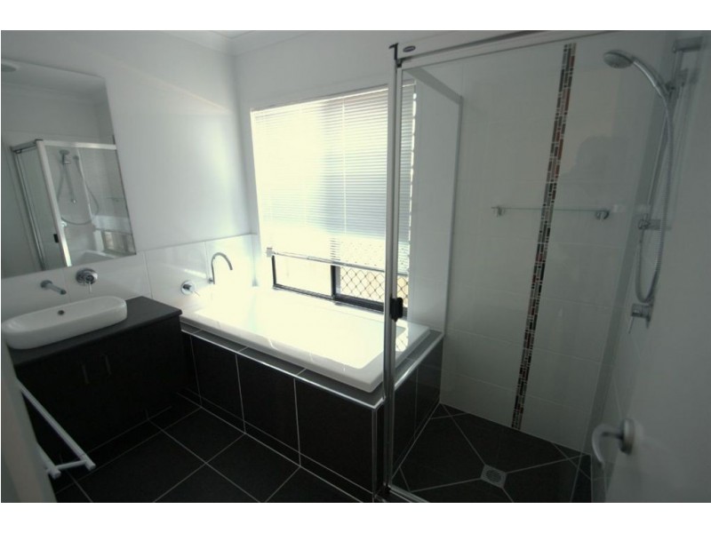 Pacific Pines QLD 4211