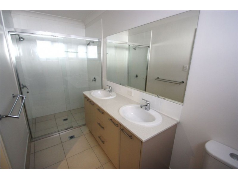 5 Mackenzie st, Coomera QLD 4209