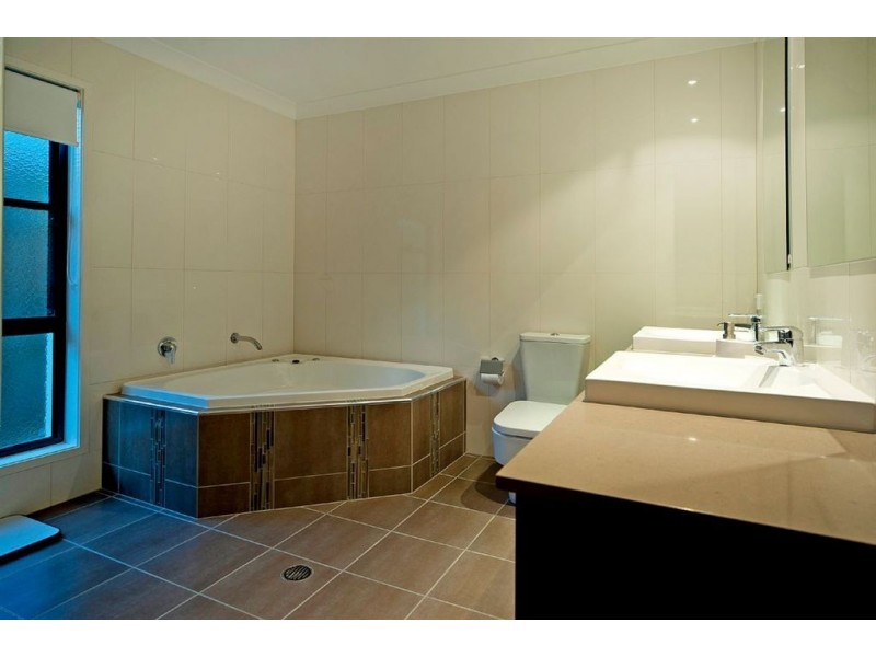 Coomera Waters QLD 4209