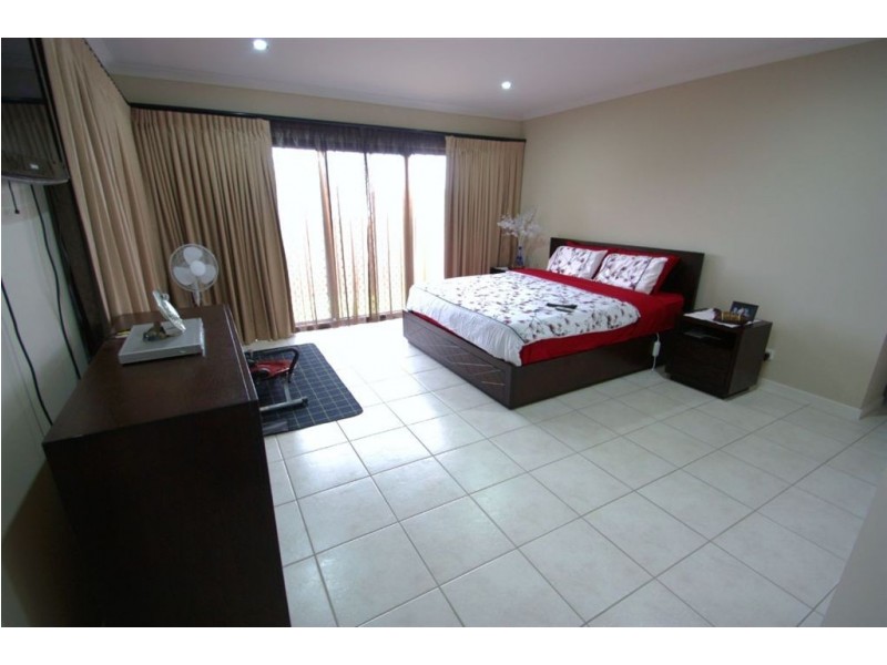 Coomera Waters QLD 4209