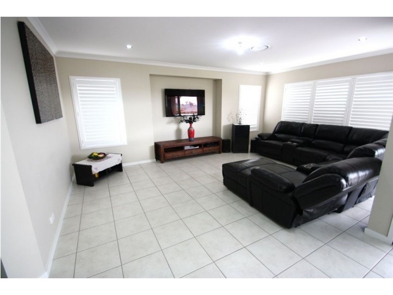 Coomera Waters QLD 4209