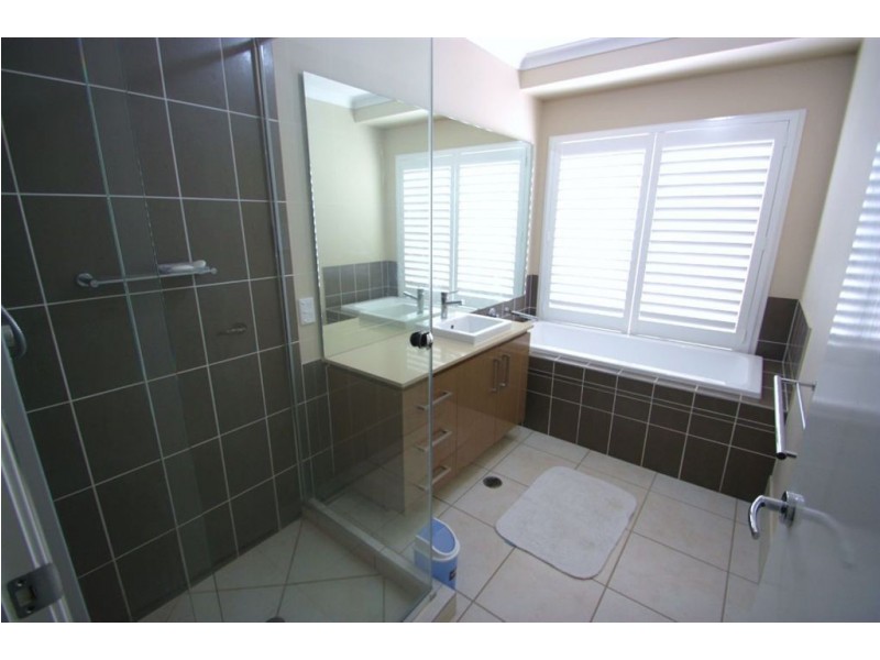Coomera Waters QLD 4209