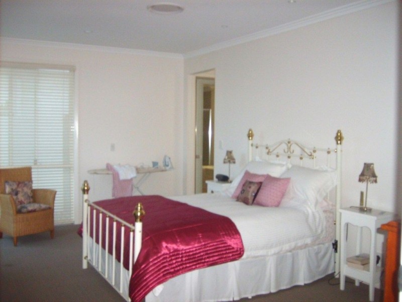 Hope Island QLD 4212