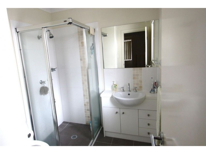 1/10 Nicholson La, Coomera QLD 4209