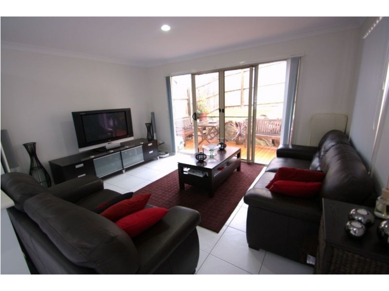 2/16 Bellagio Cres, Coomera QLD 4209