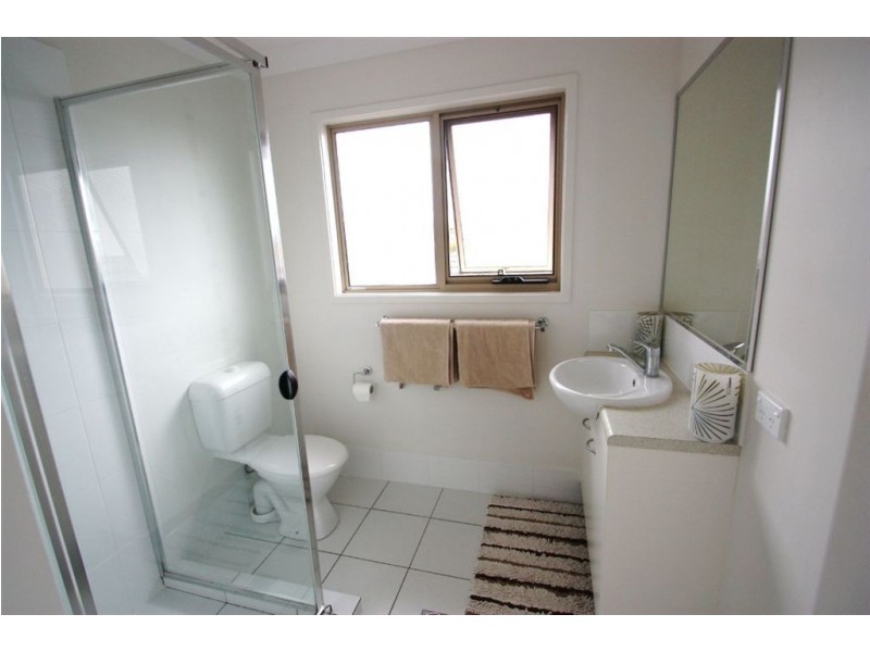 2/16 Bellagio Cres, Coomera QLD 4209