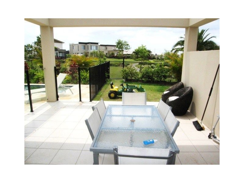 Hope Island QLD 4212