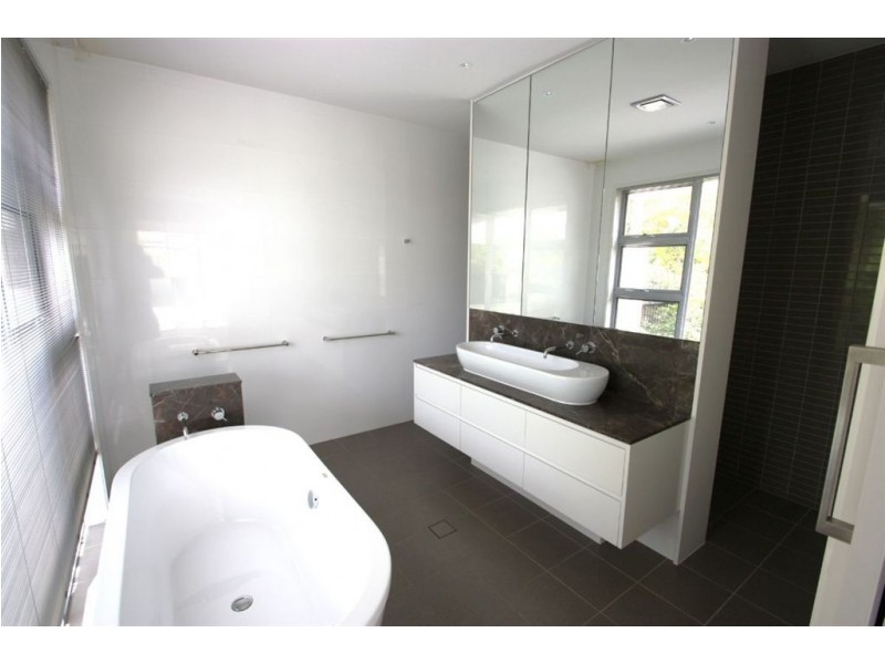 Hope Island QLD 4212