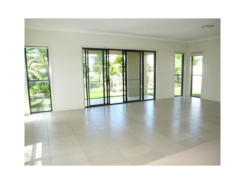 Hope Island QLD 4212