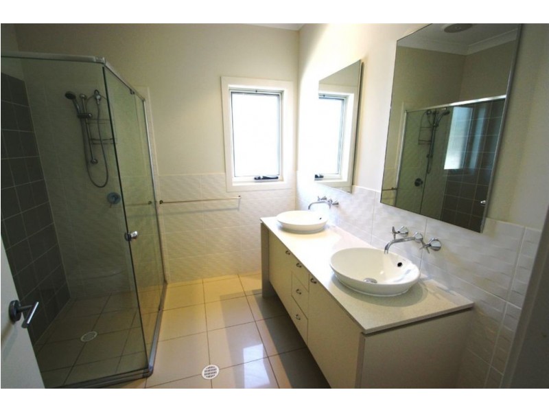 11 Galley Rd, Hope Island QLD 4212