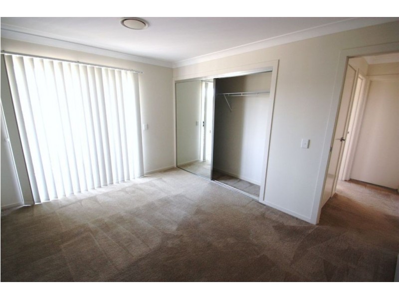 11 Galley Rd, Hope Island QLD 4212