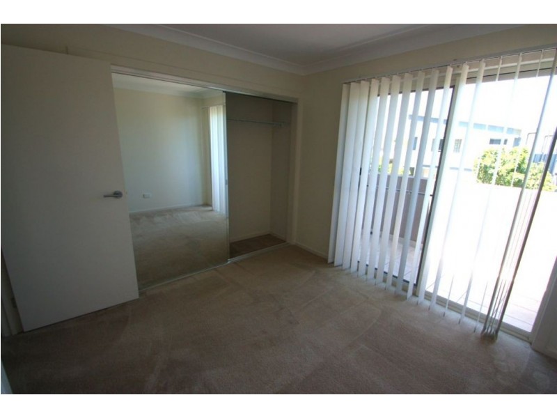 11 Galley Rd, Hope Island QLD 4212