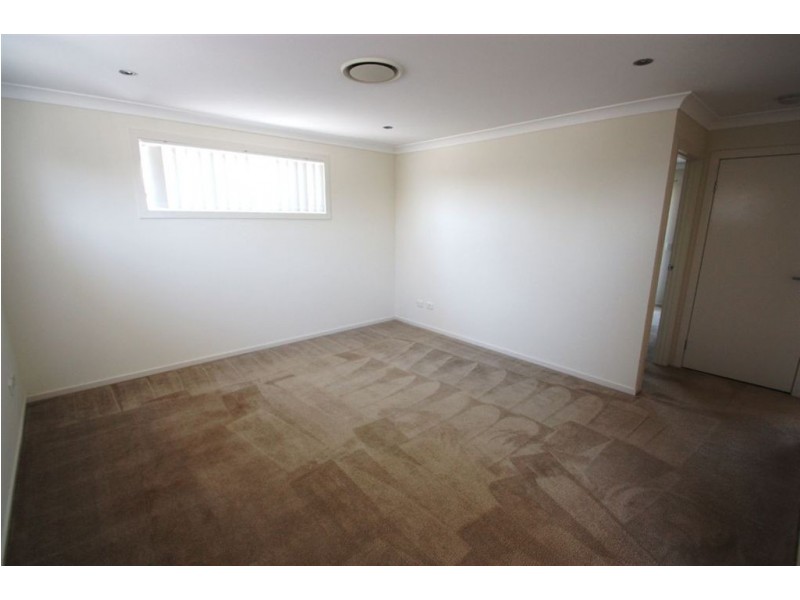 11 Galley Rd, Hope Island QLD 4212