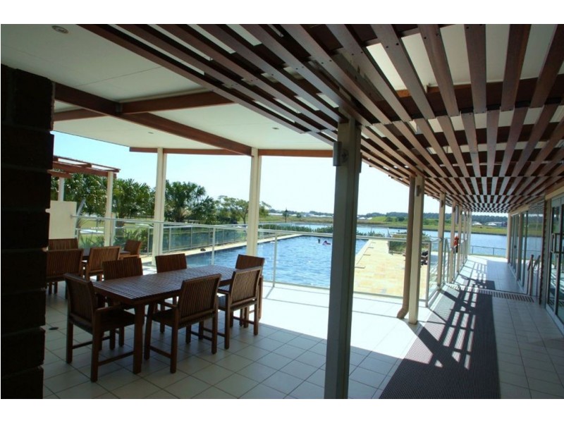 11 Galley Rd, Hope Island QLD 4212