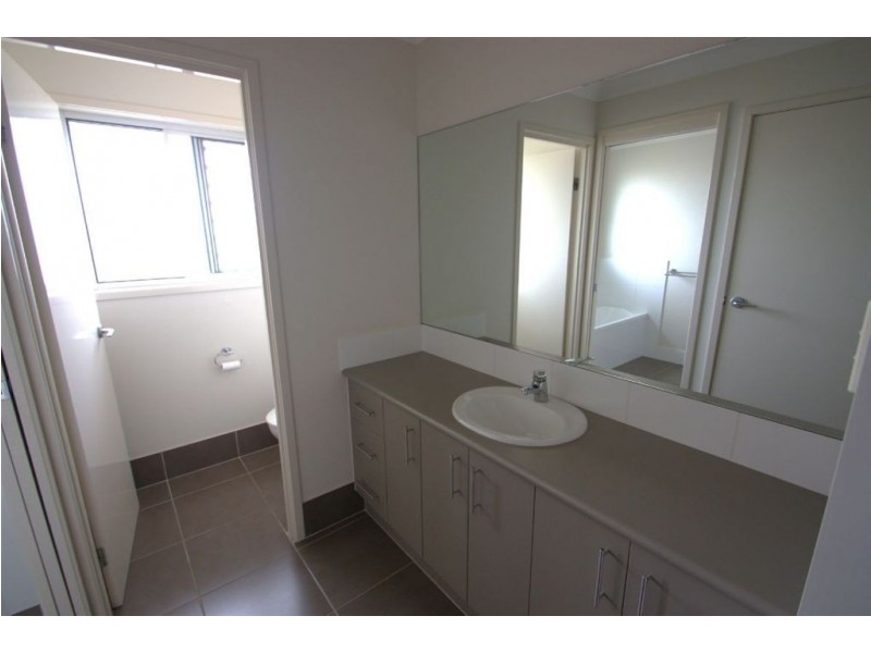 Coomera Waters QLD 4209