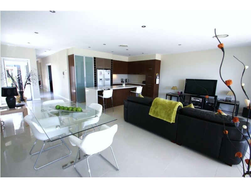 Hope Island QLD 4212