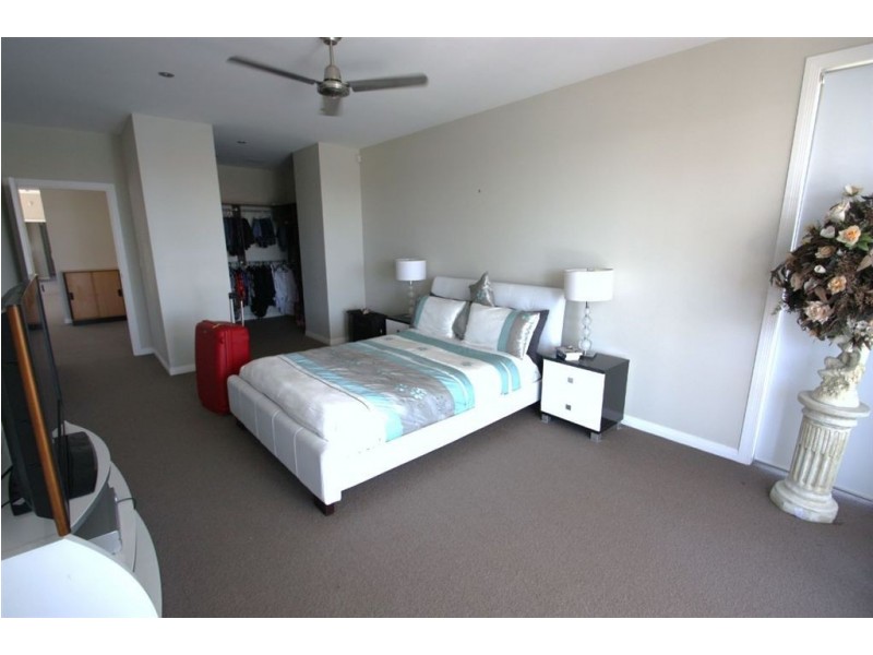 Hope Island QLD 4212