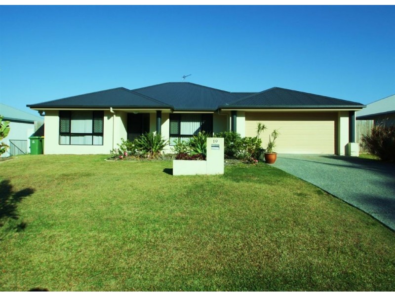 19 Azure Way, Coomera QLD 4209