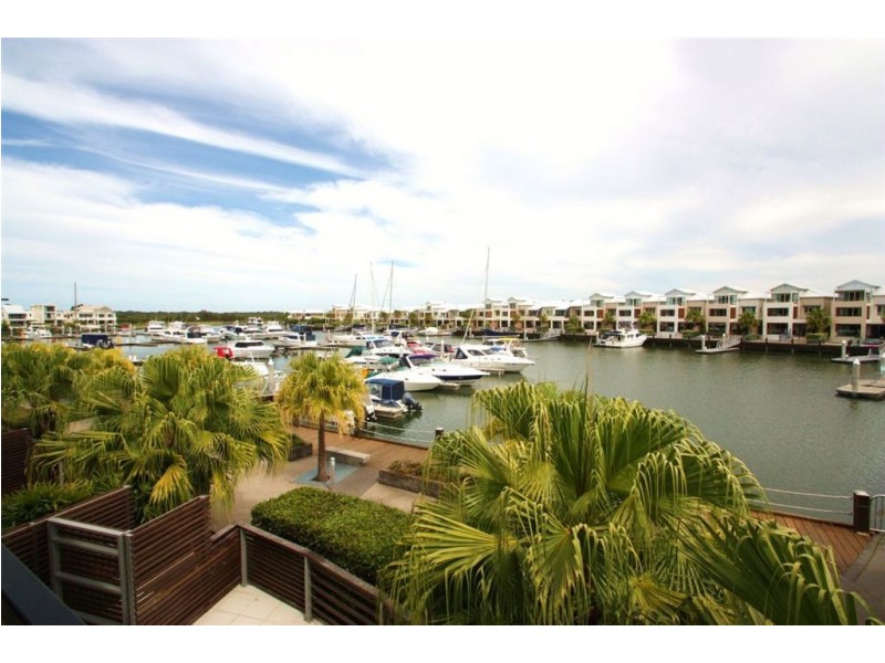 1 Kestrel La, Coomera Waters QLD 4209