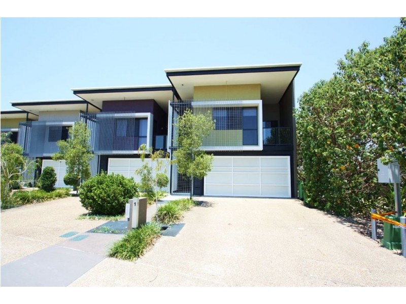 1 Kestrel La, Coomera Waters QLD 4209