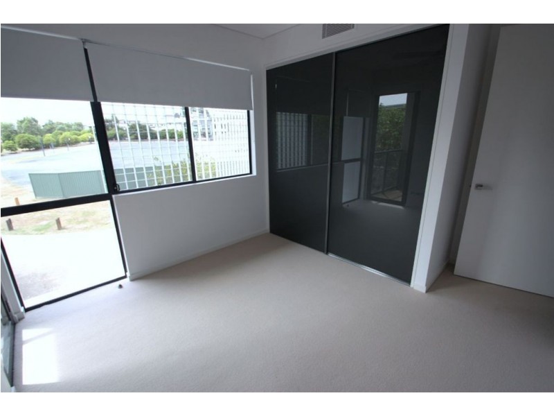 1 Kestrel La, Coomera Waters QLD 4209