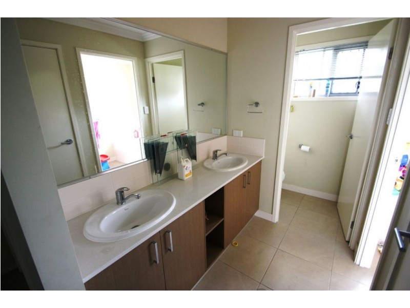 Coomera Waters QLD 4209