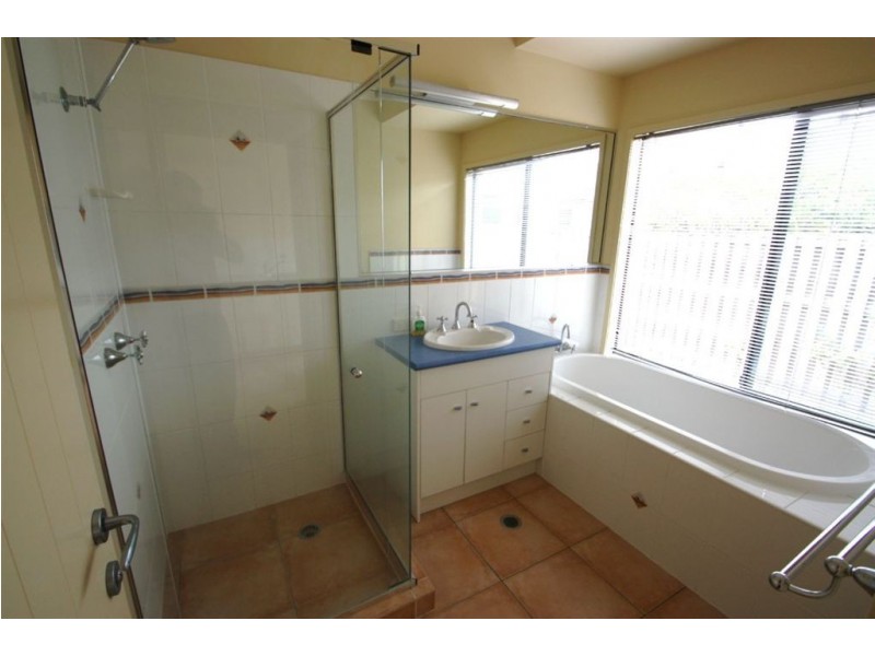 24 Regatta Av, Oxenford QLD 4210