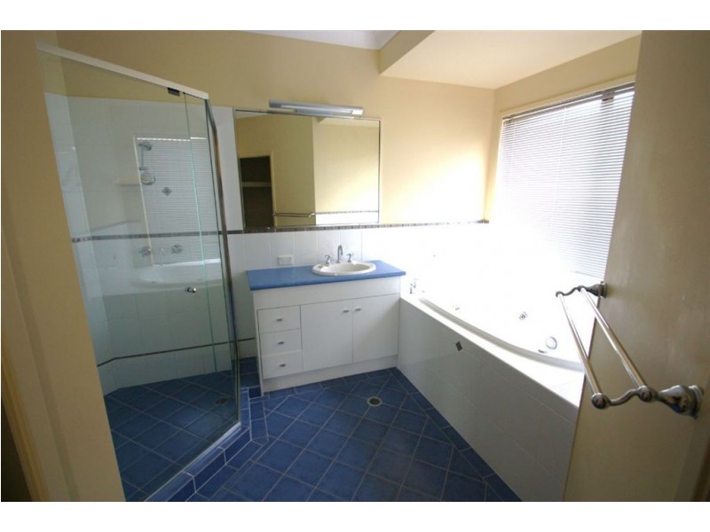 24 Regatta Av, Oxenford QLD 4210