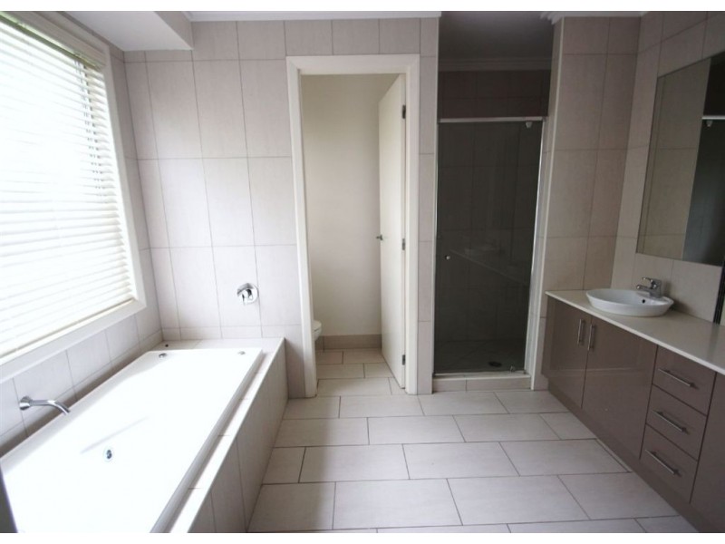 Hope Island QLD 4212